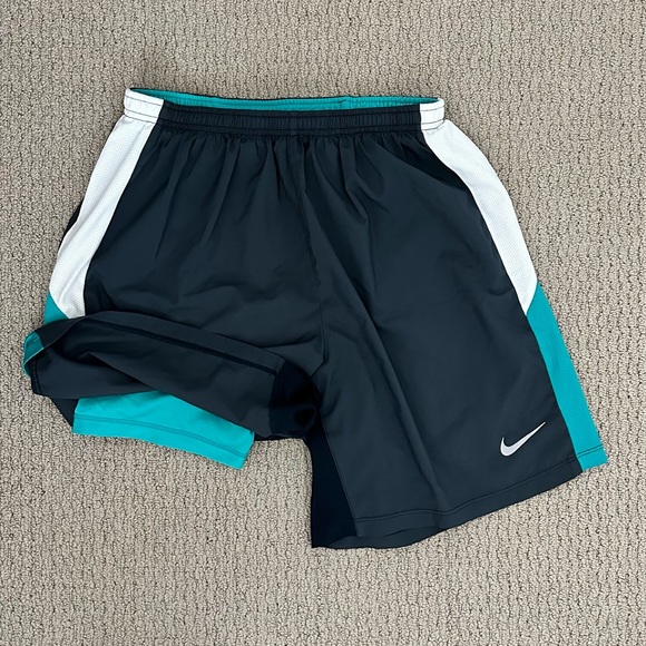 Nike Lined Gym Shorts in Dark Grey and Blue - Picture 4 of 6